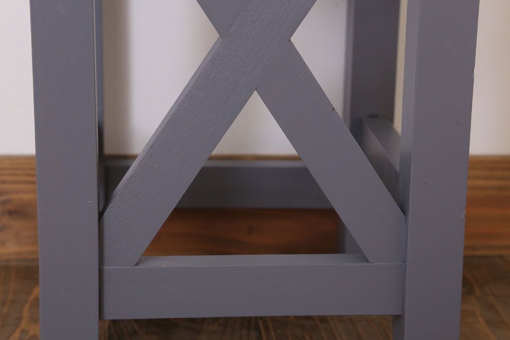 アンティーク雑貨　昭和レトロ　ペイントがかわいい角スツール(ダークグレー)