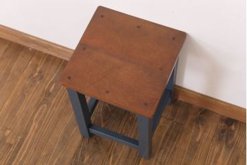レトロ家具　昭和レトロ　ペイントがかわいい角スツール(ネイビー)