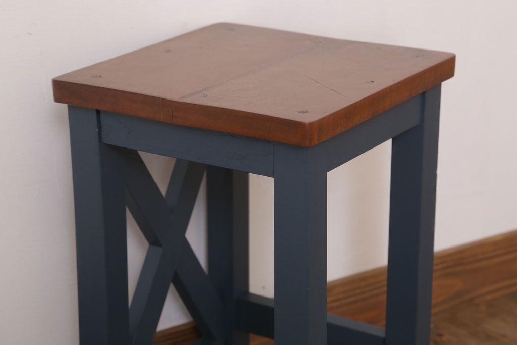 レトロ家具　昭和レトロ　ペイントがかわいい角スツール(ネイビー)