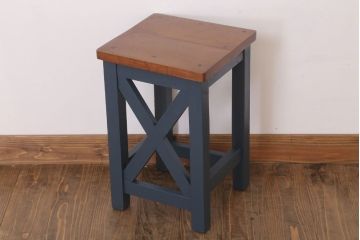 レトロ家具　昭和レトロ　ペイントがかわいい角スツール(ネイビー)