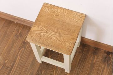 レトロ家具　昭和レトロ　ペイントがかわいい角スツール(アイボリー)