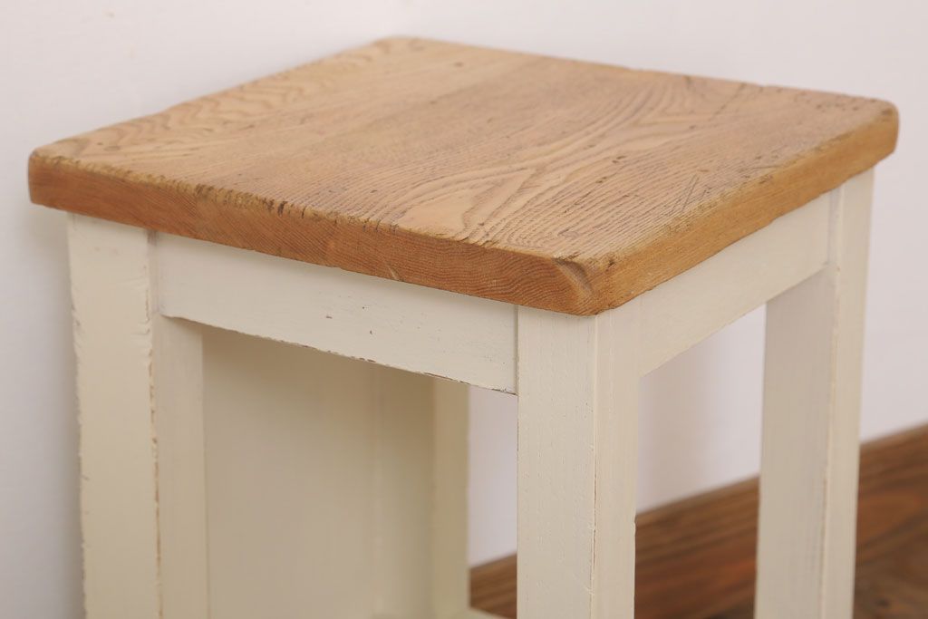 レトロ家具　昭和レトロ　ペイントがかわいい角スツール(アイボリー)