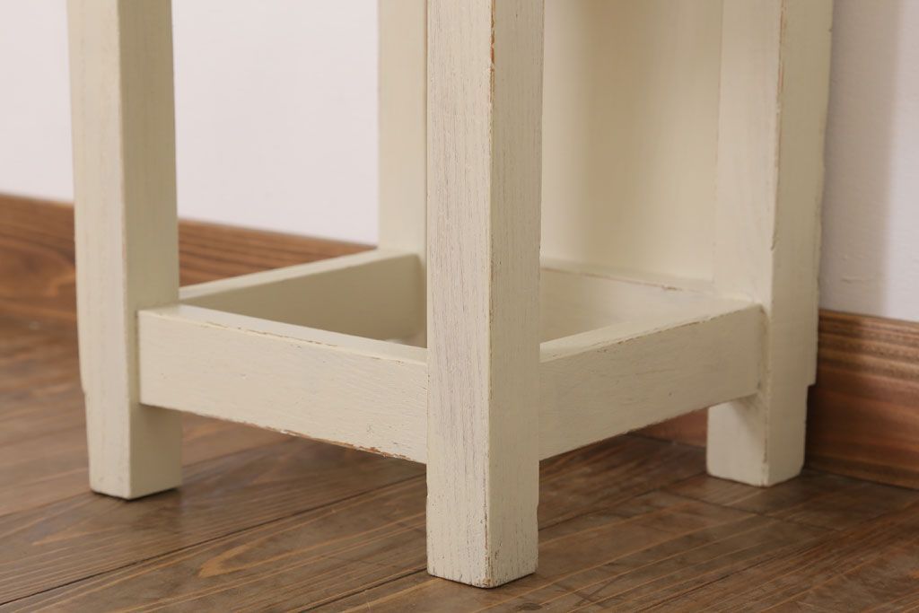 レトロ家具　昭和レトロ　ペイントがかわいい角スツール(アイボリー)