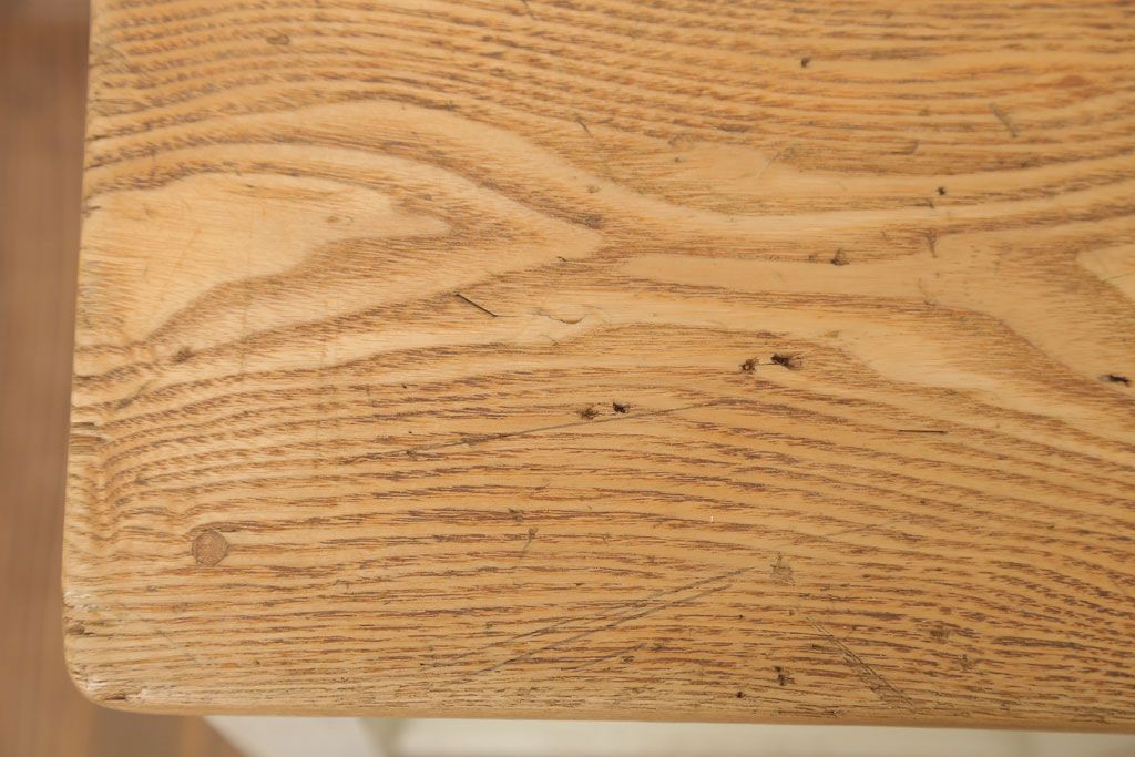 レトロ家具　昭和レトロ　ペイントがかわいい角スツール(アイボリー)