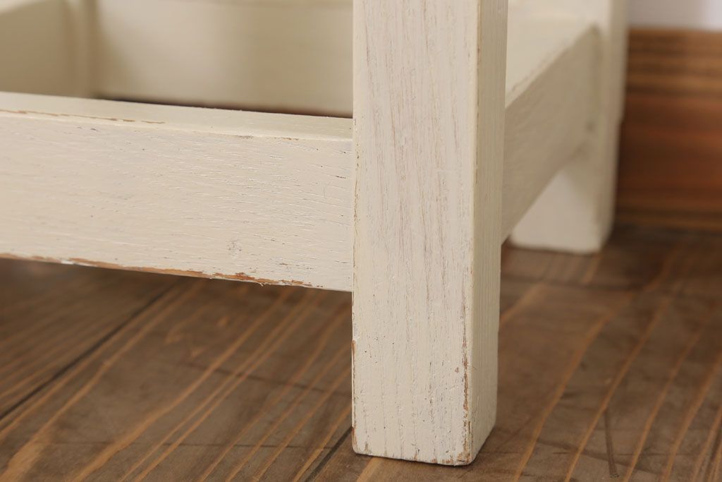 レトロ家具　昭和レトロ　ペイントがかわいい角スツール(アイボリー)