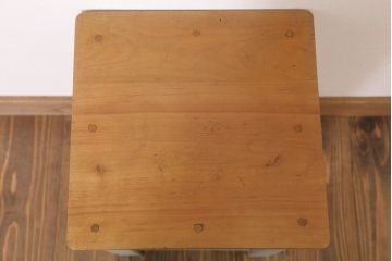 アンティーク雑貨　昭和レトロ　ペイントがかわいい角スツール(オリーブグリーン)(2)