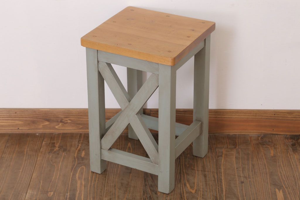 アンティーク雑貨　昭和レトロ　ペイントがかわいい角スツール(オリーブグリーン)(2)