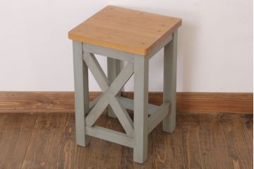 アンティーク雑貨　昭和レトロ　ペイントがかわいい角スツール(オリーブグリーン)(2)