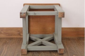 アンティーク雑貨　昭和レトロ　ペイントがかわいい角スツール(オリーブグリーン)(2)