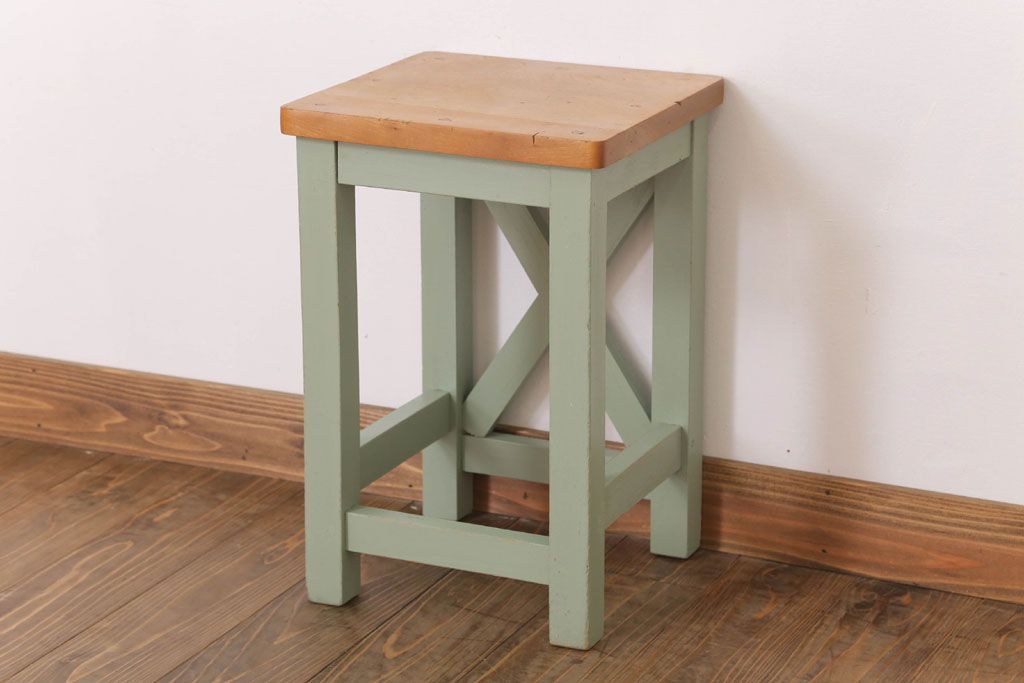 レトロ家具　昭和レトロ　ペイントがかわいい角スツール(くすんだグリーン)