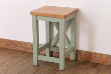 レトロ家具　昭和レトロ　ペイントがかわいい角スツール(くすんだグリーン)