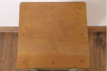レトロ家具　昭和レトロ　ペイントがかわいい角スツール(くすんだグリーン)
