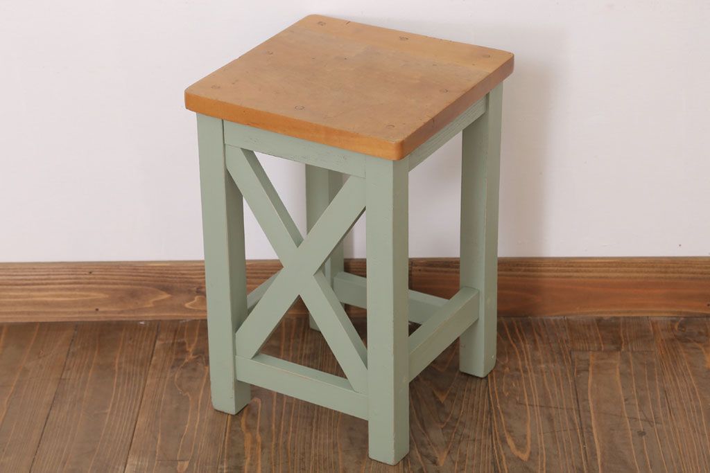 レトロ家具　昭和レトロ　ペイントがかわいい角スツール(くすんだグリーン)