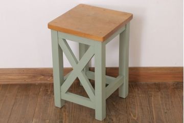 レトロ家具　昭和レトロ　ペイントがかわいい角スツール(くすんだグリーン)