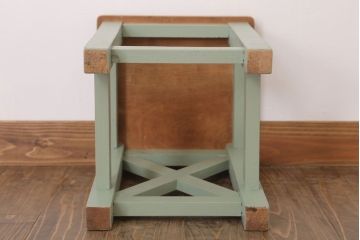 レトロ家具　昭和レトロ　ペイントがかわいい角スツール(くすんだグリーン)