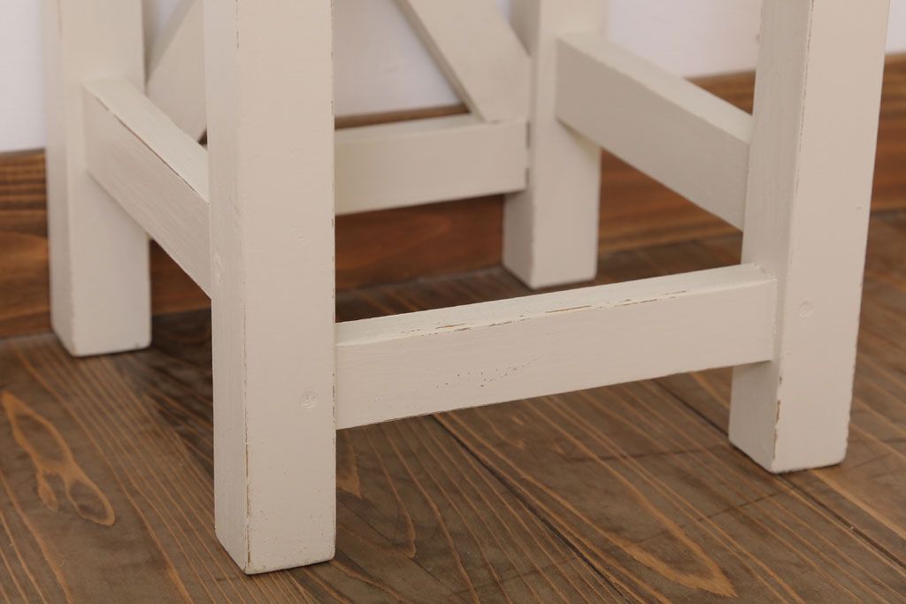 レトロ家具　昭和レトロ　ペイントがかわいい角スツール(ホワイト)(1)