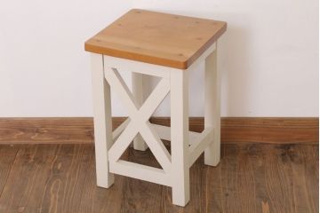 レトロ家具　昭和レトロ　ペイントがかわいい角スツール(ホワイト)(1)