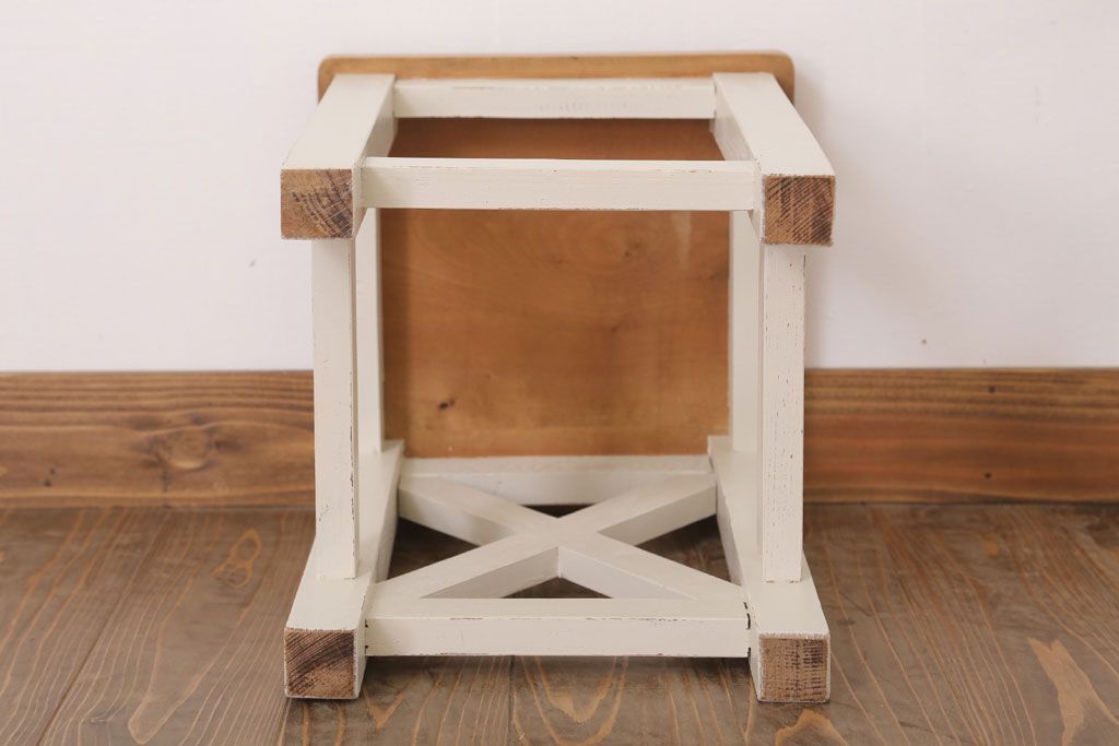 レトロ家具　昭和レトロ　ペイントがかわいい角スツール(ホワイト)(1)