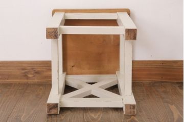 レトロ家具　昭和レトロ　ペイントがかわいい角スツール(ホワイト)(1)