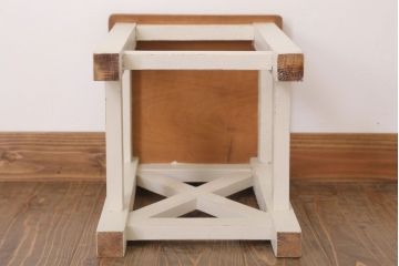 レトロ家具　昭和レトロ　ペイントがかわいい角スツール(ホワイト)(2)