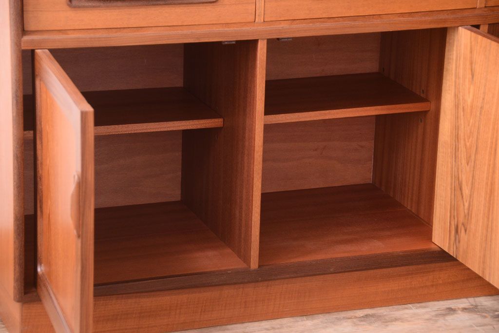ヴィンテージ家具　北欧ビンテージ　G-PLAN　上質なキャビネット(重ね収納棚)
