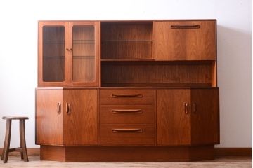 ヴィンテージ家具　G-PLAN 北欧ビンテージ　チーク材のサイドボード(キャビネット・収納棚)