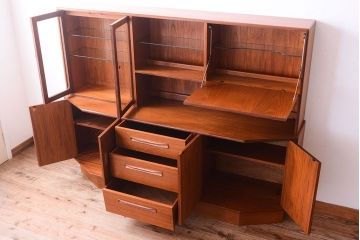 ヴィンテージ家具　G-PLAN 北欧ビンテージ　チーク材のサイドボード(キャビネット・収納棚)