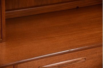 ヴィンテージ家具　G-PLAN 北欧ビンテージ　チーク材のサイドボード(キャビネット・収納棚)