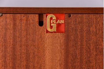 ヴィンテージ家具　G-PLAN 北欧ビンテージ　チーク材のサイドボード(キャビネット・収納棚)