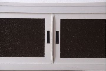 レトロ家具　アンティークペイント　ダイヤガラス・モールガラス入り!レトロな食器棚