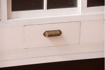 レトロ家具　アンティークペイント　ダイヤガラス・モールガラス入り!レトロな食器棚