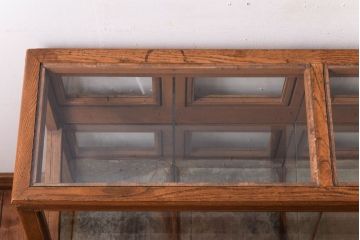 レトロ家具　古い商店の昭和レトロなガラスケース(陳列ケース)