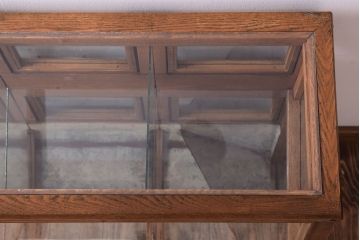 レトロ家具　古い商店の昭和レトロなガラスケース(陳列ケース)