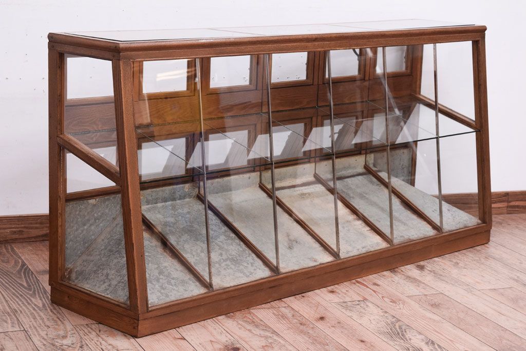 レトロ家具　古い商店の昭和レトロなガラスケース(陳列ケース)