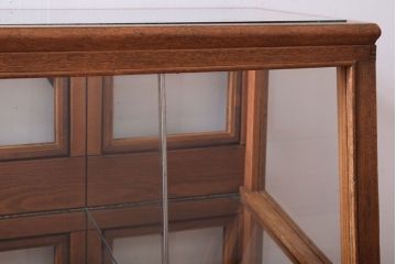 レトロ家具　古い商店の昭和レトロなガラスケース(陳列ケース)