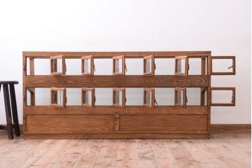 レトロ家具　古い商店の昭和レトロなガラスケース(陳列ケース)