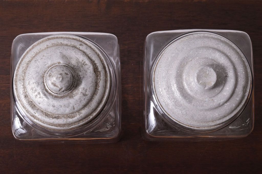 アンティーク雑貨　古い駄菓子屋のガラス瓶(ビン)2個セット