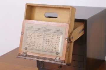 アンティーク家具　希少な和製アンティークのレコードケース