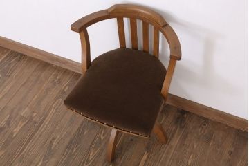 レトロ家具　クッション座面のレトロな背もたれ付き回転イス