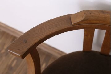 レトロ家具　クッション座面のレトロな背もたれ付き回転イス