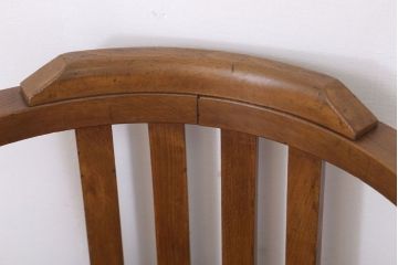 レトロ家具　クッション座面のレトロな背もたれ付き回転イス