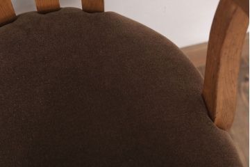 レトロ家具　クッション座面のレトロな背もたれ付き回転イス