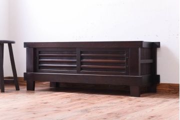 アンティーク家具　和モダンスタイル　脚付き!古い木のアンティーク四尺水屋箪笥ローボード(テレビ台、キャビネット、収納棚)