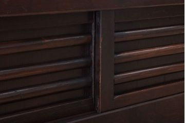 アンティーク家具　和モダンスタイル　脚付き!古い木のアンティーク四尺水屋箪笥ローボード(テレビ台、キャビネット、収納棚)