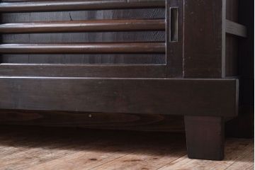 アンティーク家具　和モダンスタイル　脚付き!古い木のアンティーク四尺水屋箪笥ローボード(テレビ台、キャビネット、収納棚)