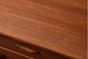 ヴィンテージ家具　G-PLAN 北欧ビンテージ　チーク材のサイドボード(収納棚)