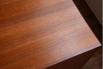 ヴィンテージ家具　G-PLAN 北欧ビンテージ　チーク材のサイドボード(収納棚)