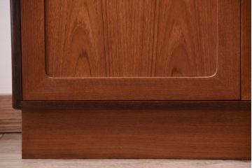 ヴィンテージ家具　G-PLAN 北欧ビンテージ　チーク材のサイドボード(収納棚)