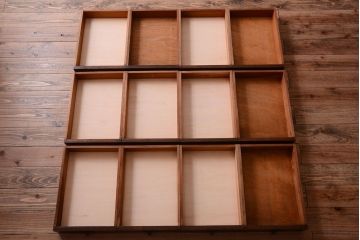 アンティーク家具　ネームプレート取っ手!三方ナラ材のアンティークチェスト(小引き出し)