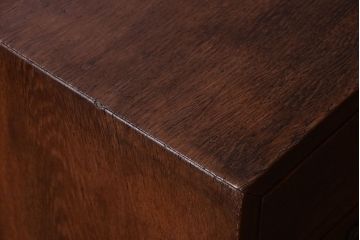 アンティーク家具　ネームプレート取っ手!三方ナラ材のアンティークチェスト(小引き出し)